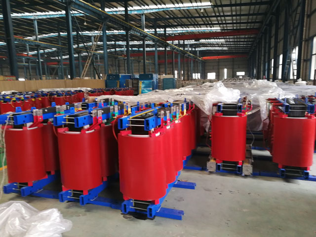 东方2000KVA干式电力变压器